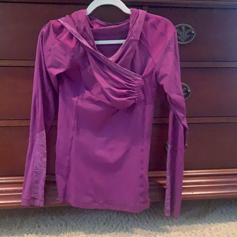 Lululemon hooded running top